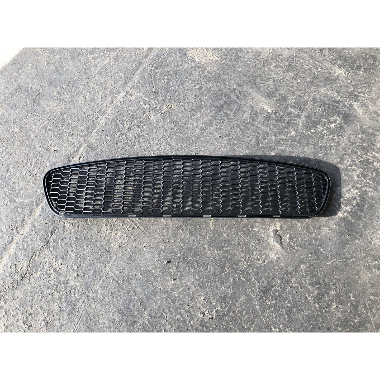 BMW F10 REPLACEMENT CENTER MESH GRILLE FOR M5 STYLE FRONT BUMPER - AEUROPLUG