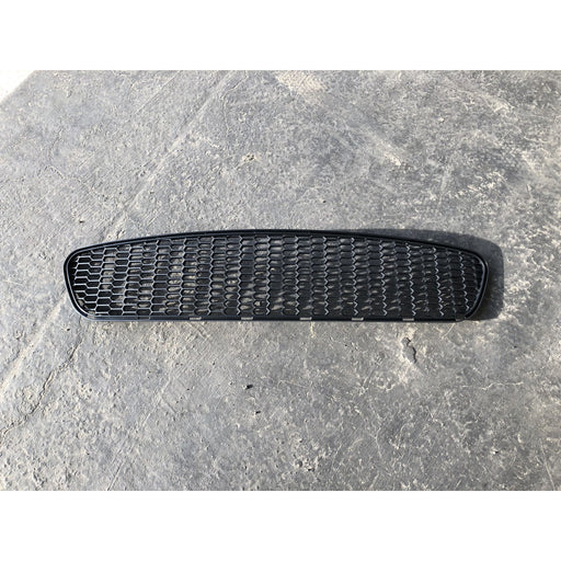 BMW E92 REPLACEMENT CENTER MESH GRILLE FOR M4 STYLE FRONT BUMPER - AEUROPLUG